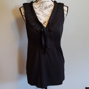 ☀️Black sleeveless LOFT vneck top